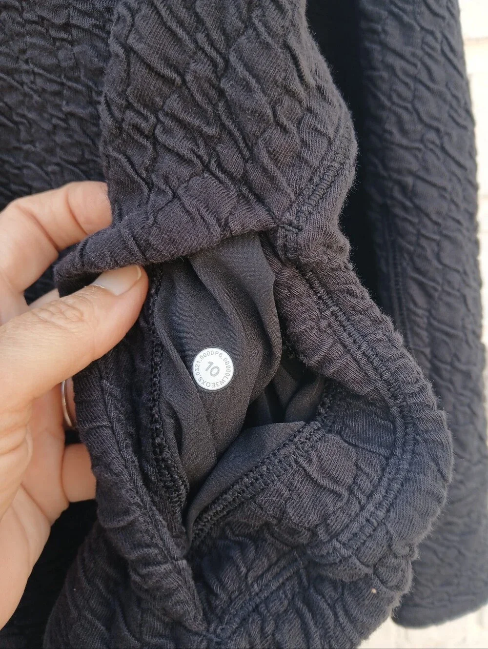 Lululemon Rippled V Neck Pullover Black Size 10